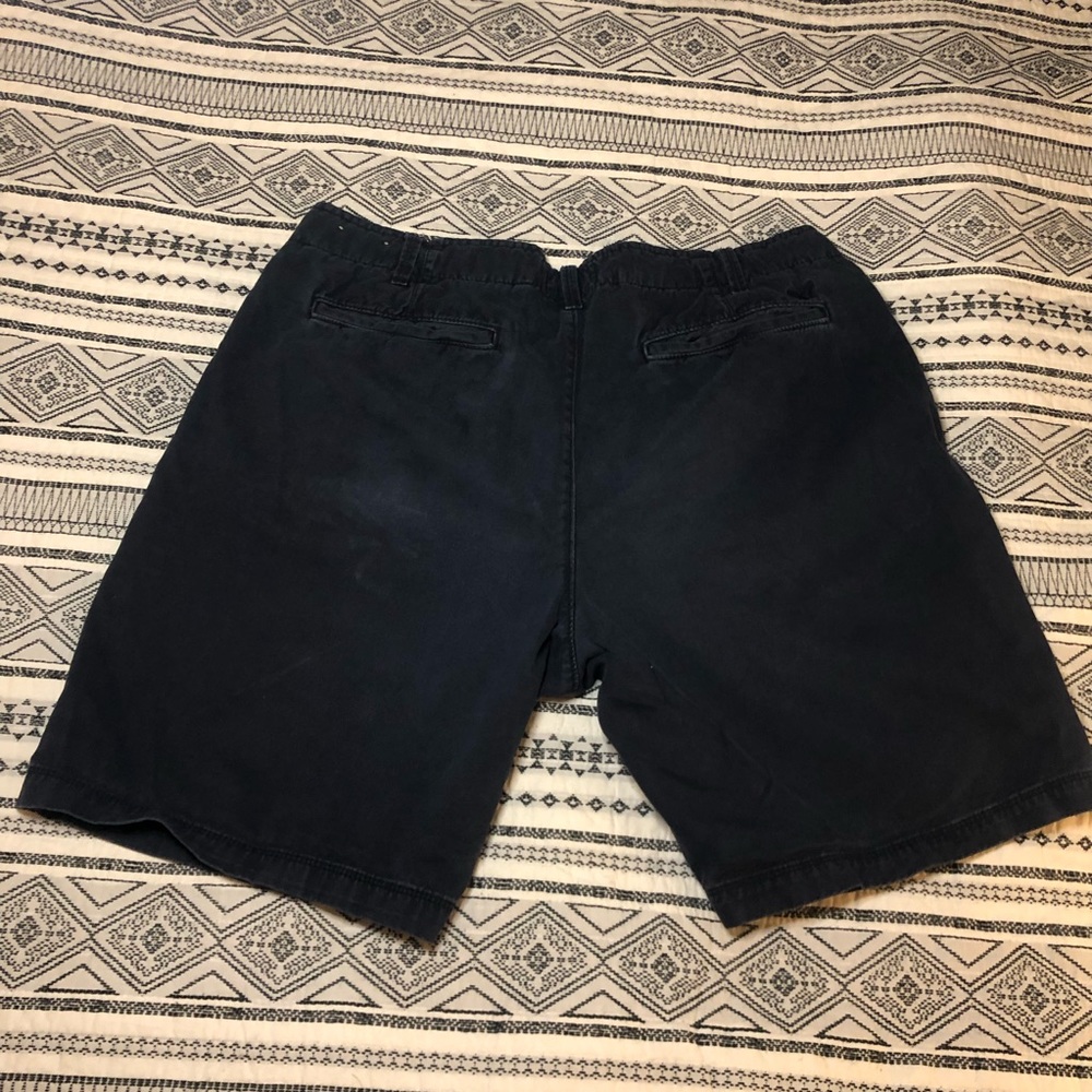 AMERICAN EAGLE SHORT IN SIZE 38